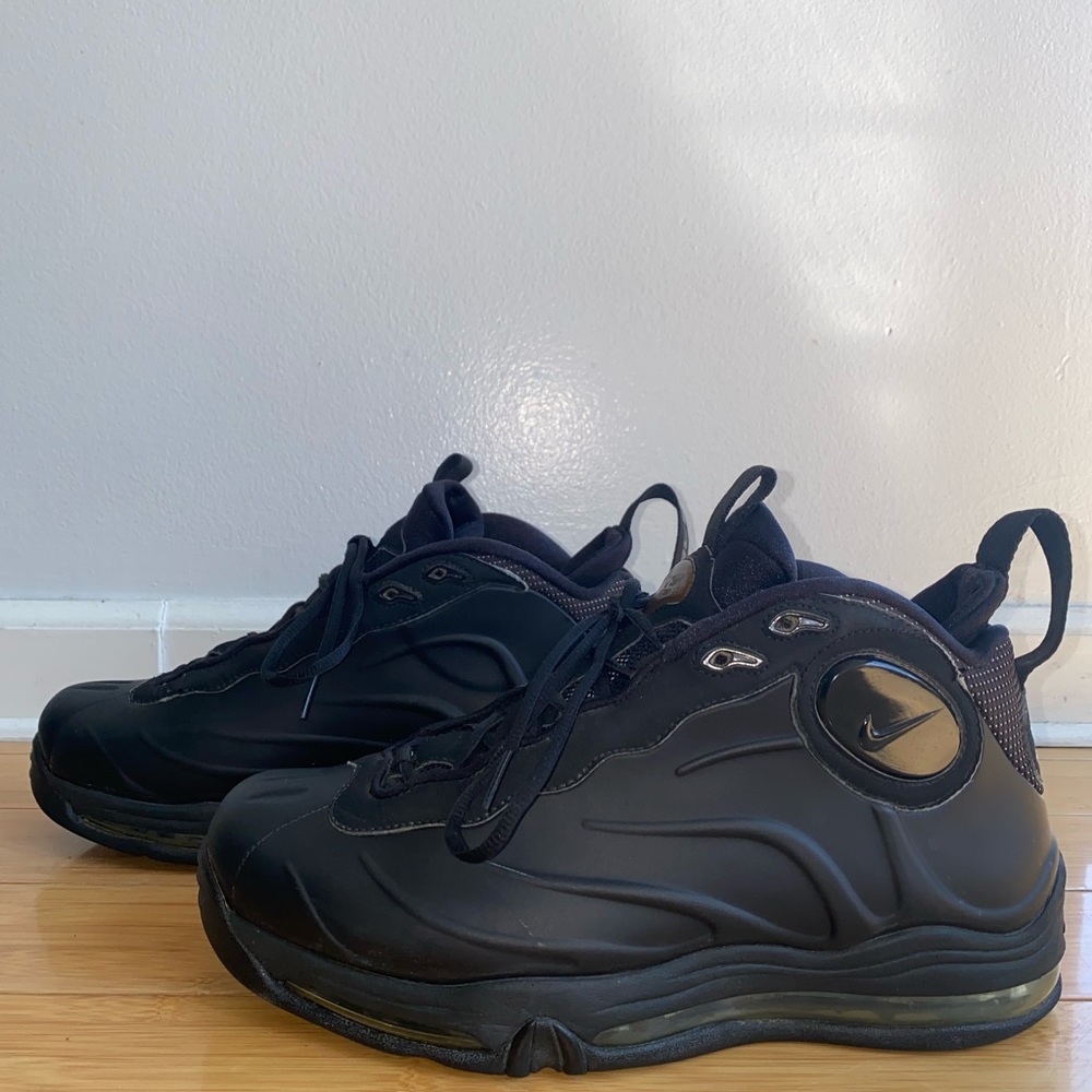 - Nike shoe Tim Duncan’s